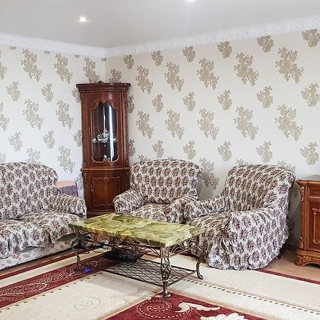 Люкс Апартаменты Центр Сухумі Екстер'єр фото