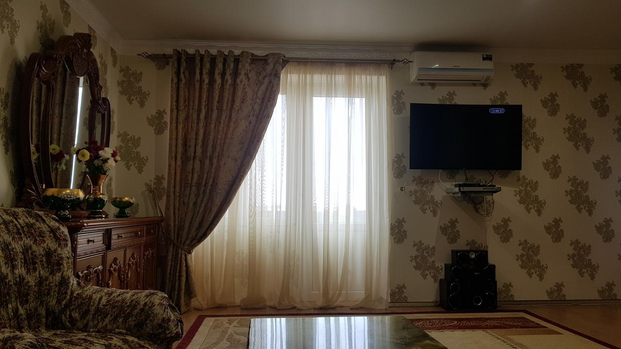 Люкс Апартаменты Центр Сухумі Екстер'єр фото